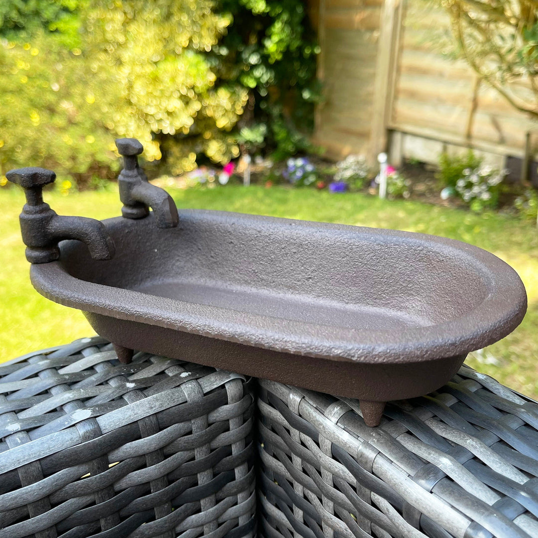 Lisslune | Bath Tub Cast Iron Garden Bird Feeder