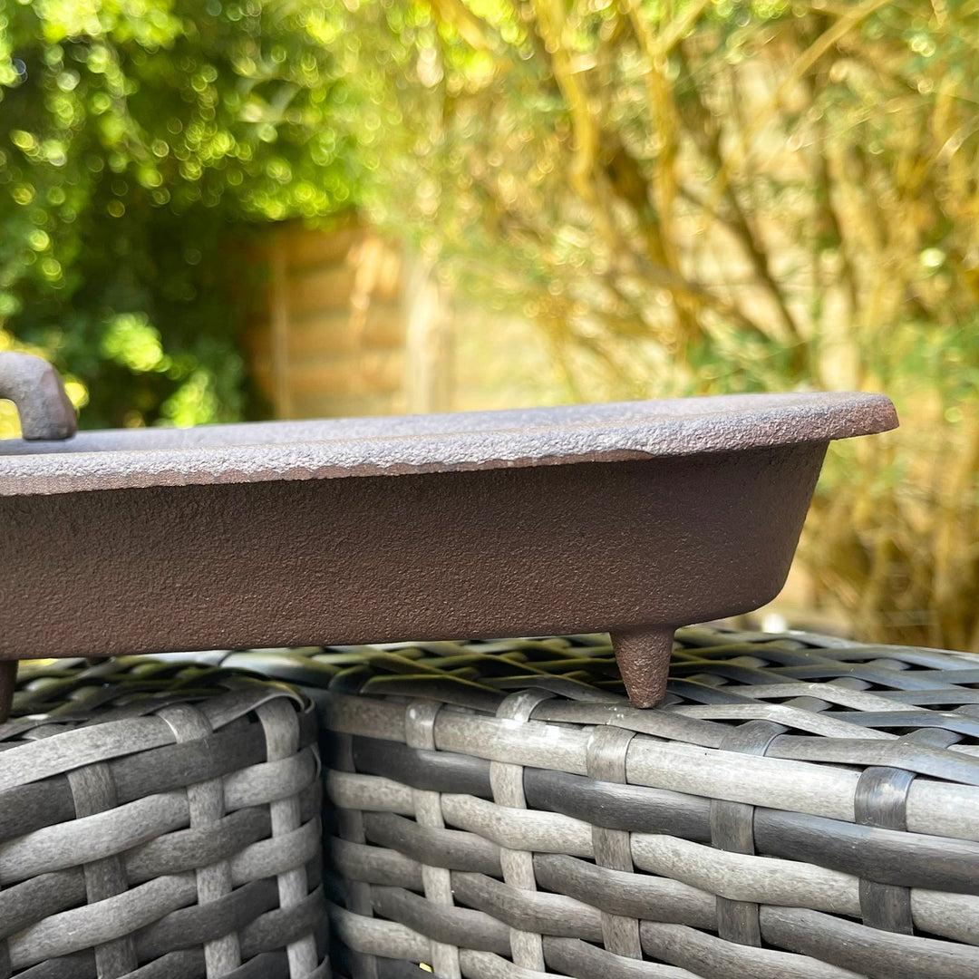 Lisslune | Bath Tub Cast Iron Garden Bird Feeder