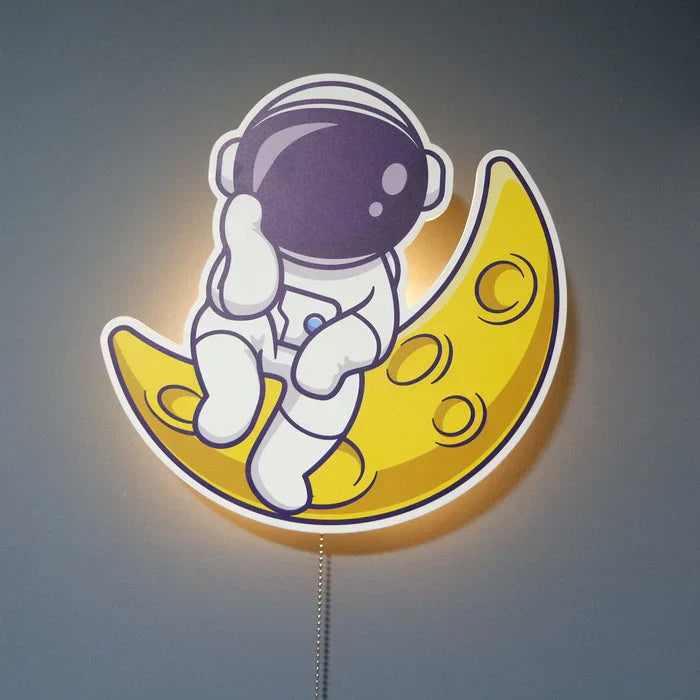 Lisslune | AstroLight - Astronaut Wall Light with a Magical Touch