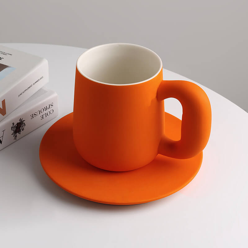 Lisslune | Modern aesthetic cup with saucer