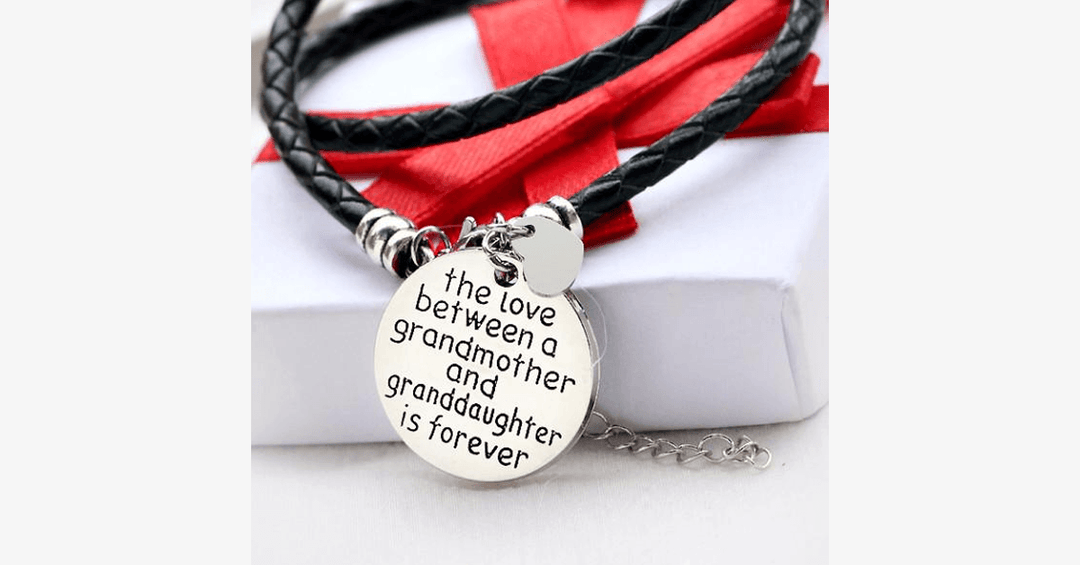 Lisslune | The love between a grandmother and granddaughter is forever - hand-stamped wristwatch