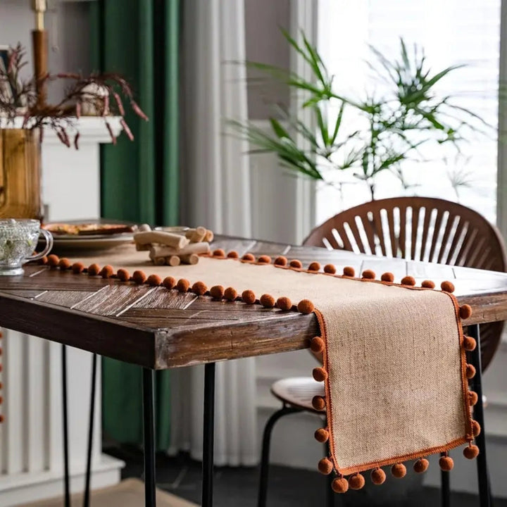 Lisslune | Jute Bohemian Pom-Pom Table Runner