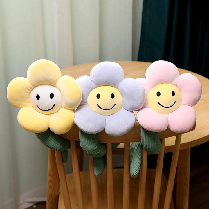 Lisslune | BlossomSmiles - Plush flower-shaped smiley curtain tieback