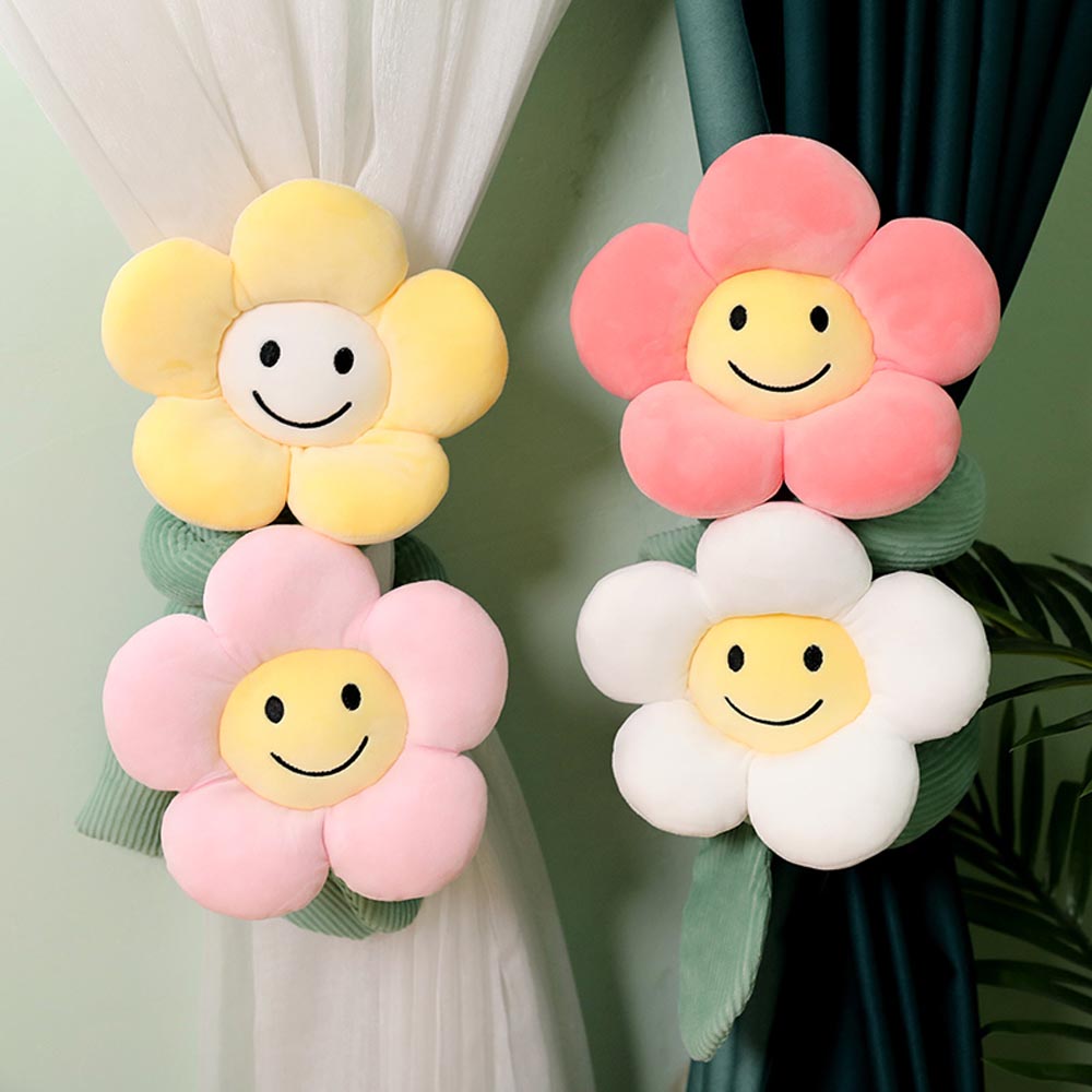 Lisslune | BlossomSmiles - Plush flower-shaped smiley curtain tieback