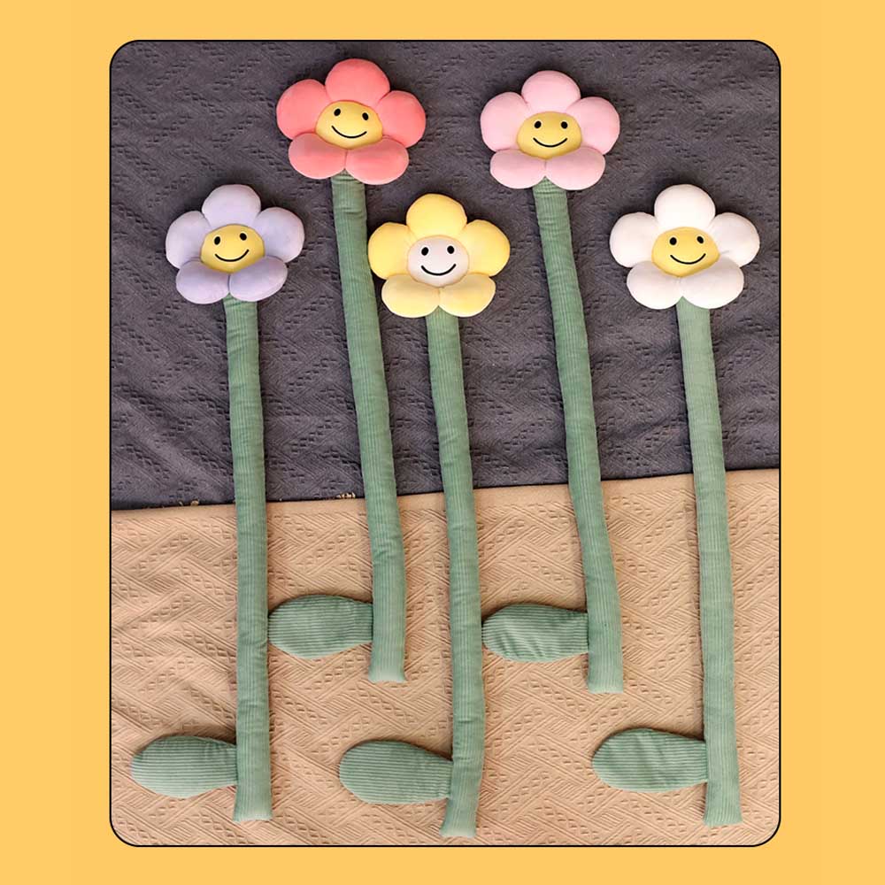 Lisslune | BlossomSmiles - Plush flower-shaped smiley curtain tieback