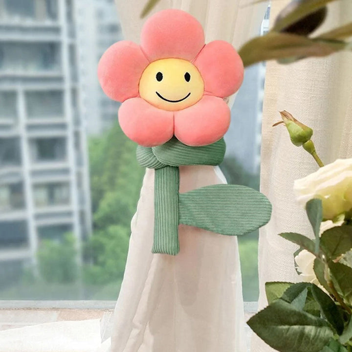Lisslune | BlossomSmiles - Plush flower-shaped smiley curtain tieback