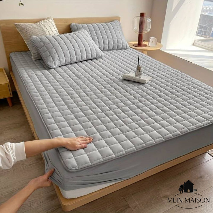 Lisslune | King Size Waterproof Mattress Protector, Soft and Breathable Mattress Cover for Ultimate Comfort