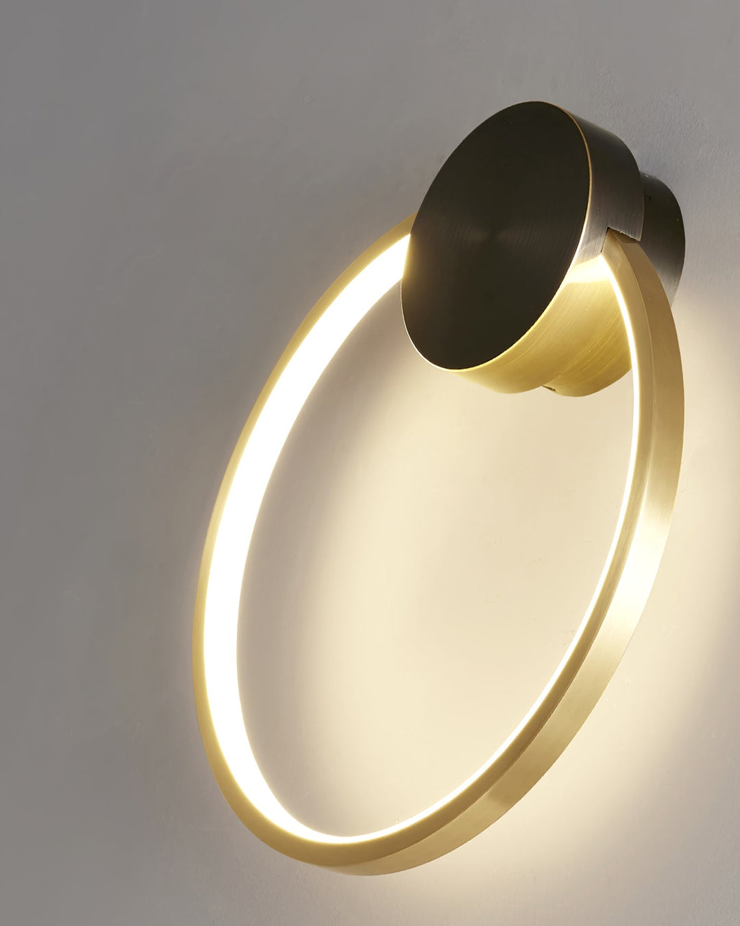 Lisslune | GeoLight – Sleek Geometric Wall Lamp for Contemporary Spaces