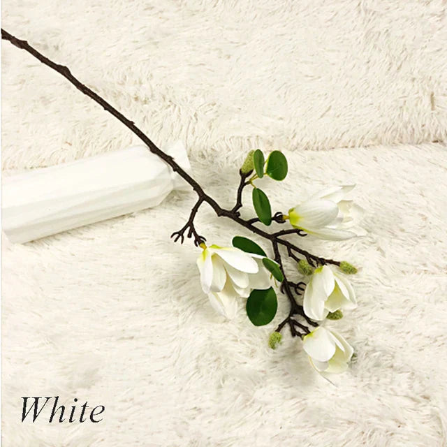 Lisslune | BlijftBloei – Atmospheric Art Branch with Realistic Magnolia Flowers