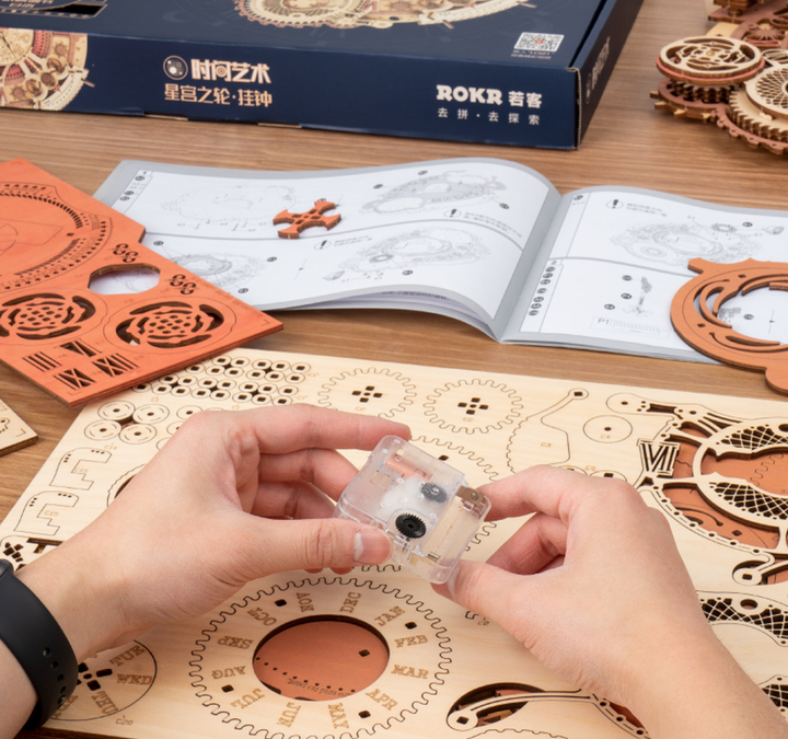 Lisslune | Zodiac wall clock and calendar
