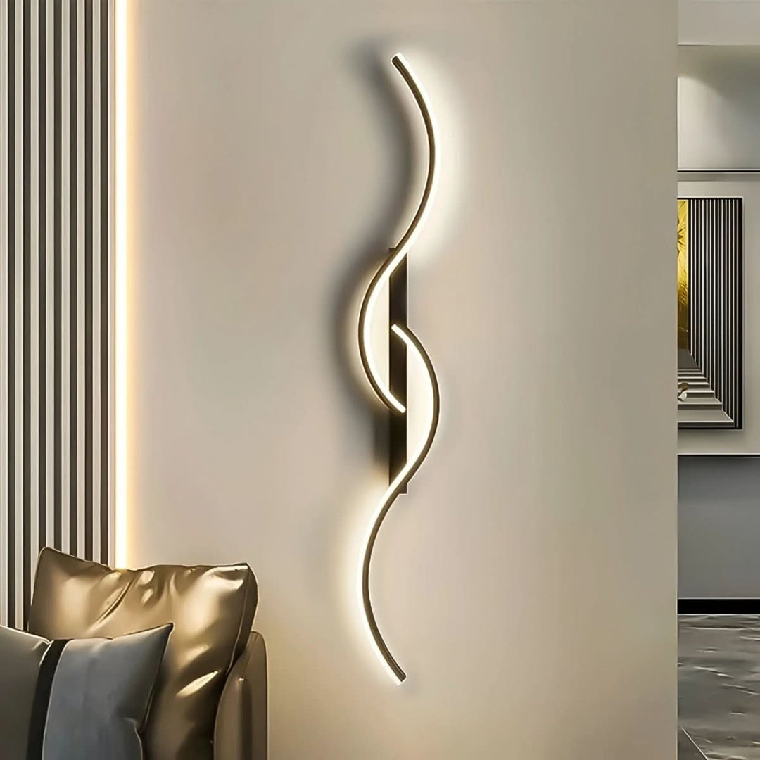 Lisslune | Modern curved LED wall lamp for atmospheric lighting