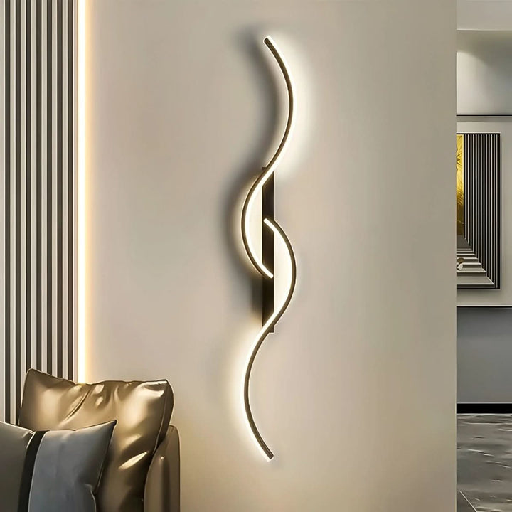 Lisslune | Modern curved LED wall lamp for atmospheric lighting