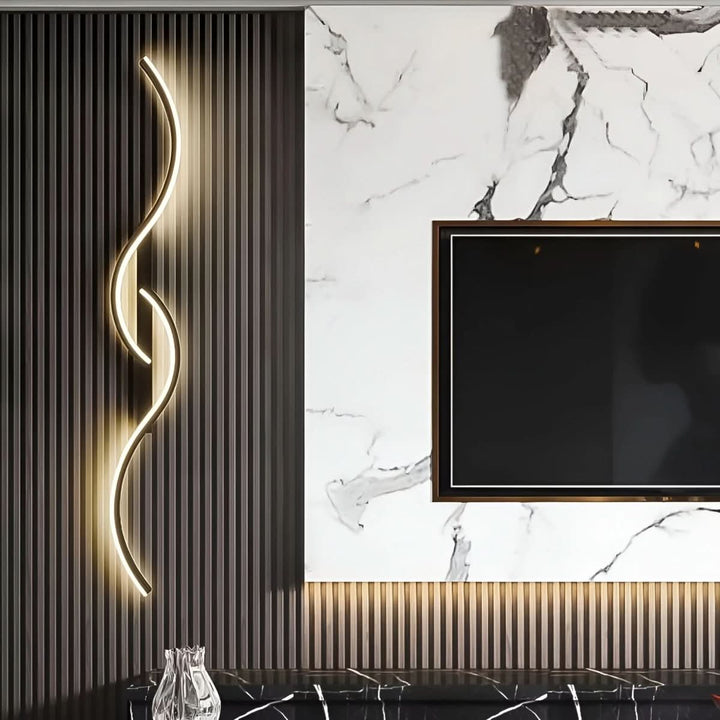 Lisslune | Modern curved LED wall lamp for atmospheric lighting