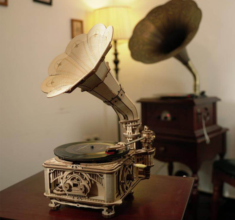 Lisslune | Retro Gramophone