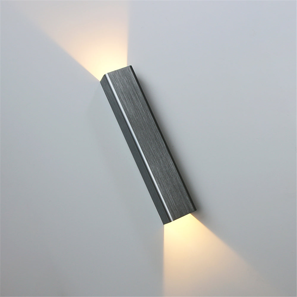 Lisslune | BeamLuxe – Sleek Outdoor Lamp for Contemporary Spaces