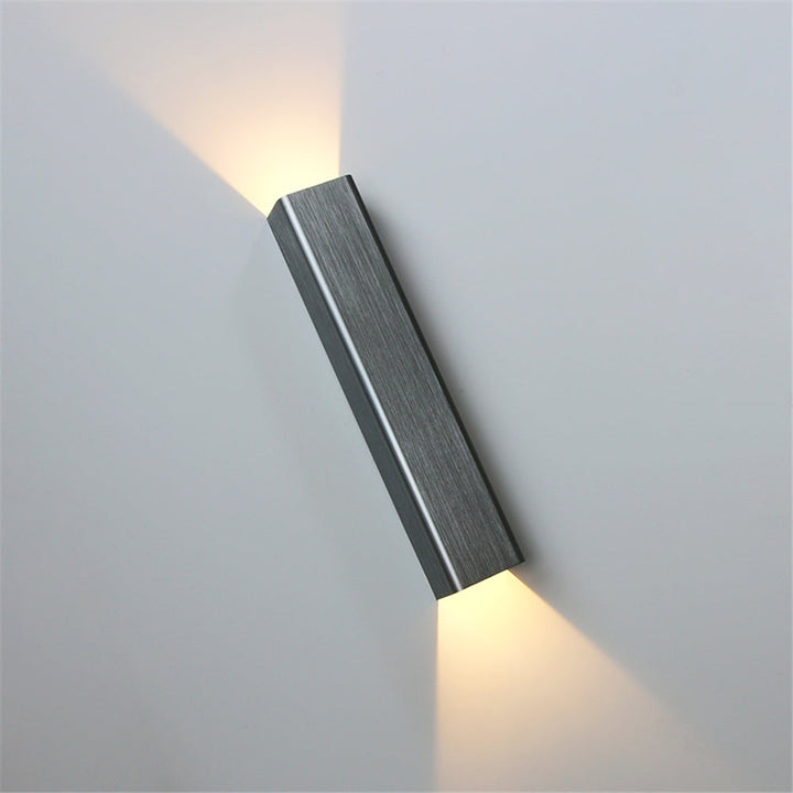 Lisslune | BeamLuxe – Sleek Outdoor Lamp for Contemporary Spaces