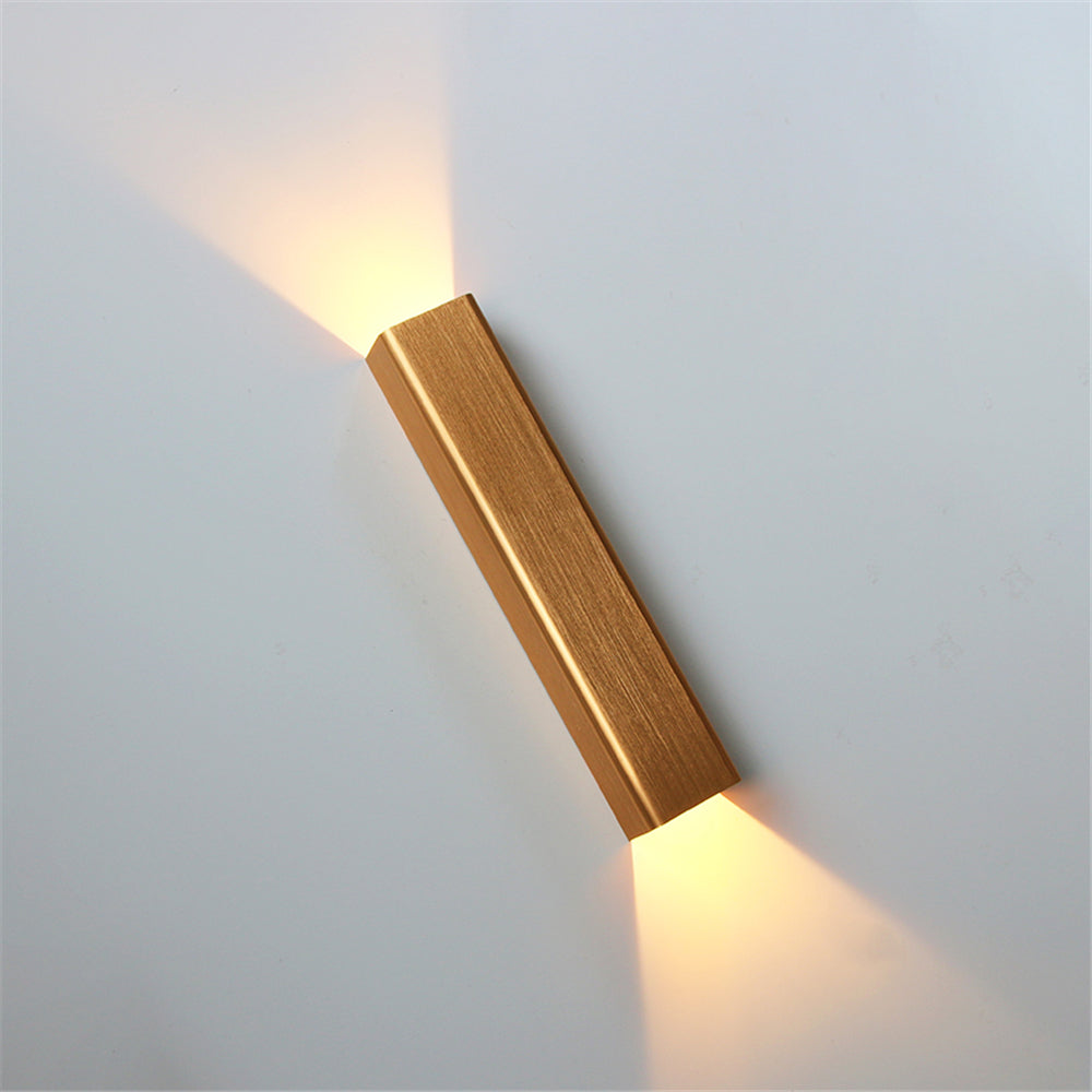 Lisslune | BeamLuxe – Sleek Outdoor Lamp for Contemporary Spaces