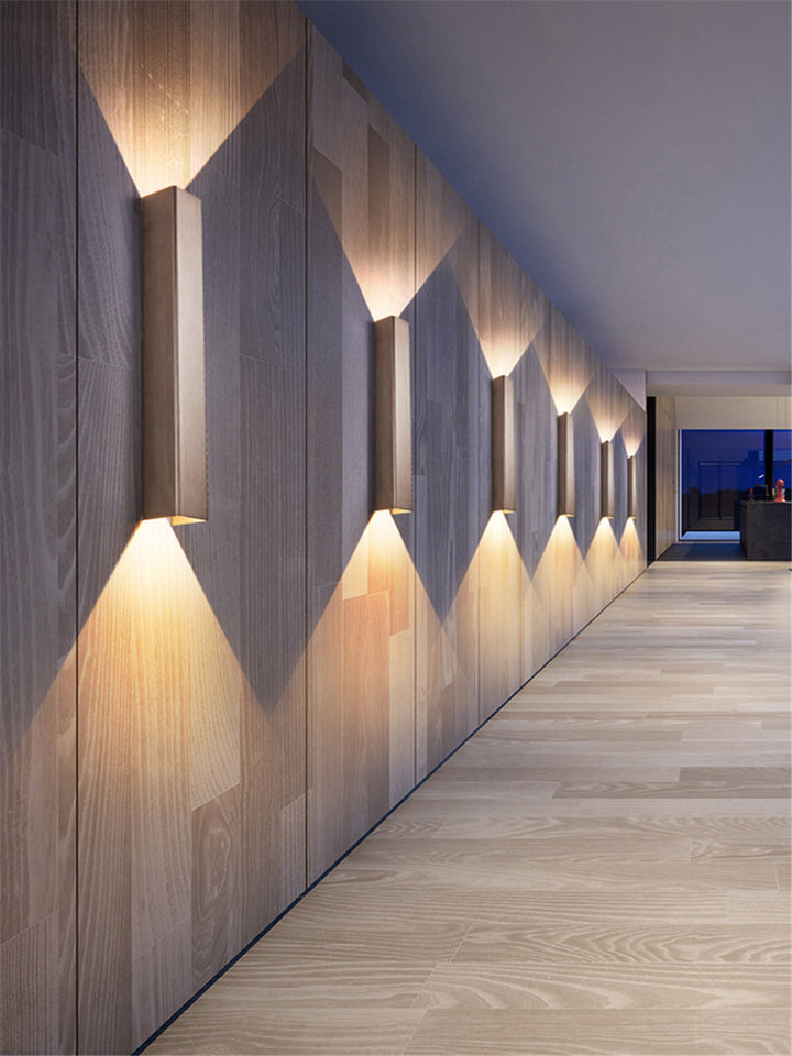 Lisslune | BeamLuxe – Sleek Outdoor Lamp for Contemporary Spaces