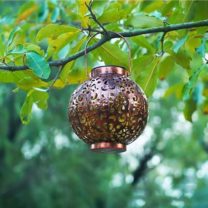 Lisslune | Vintage Solar Garden Light for Timeless Elegance