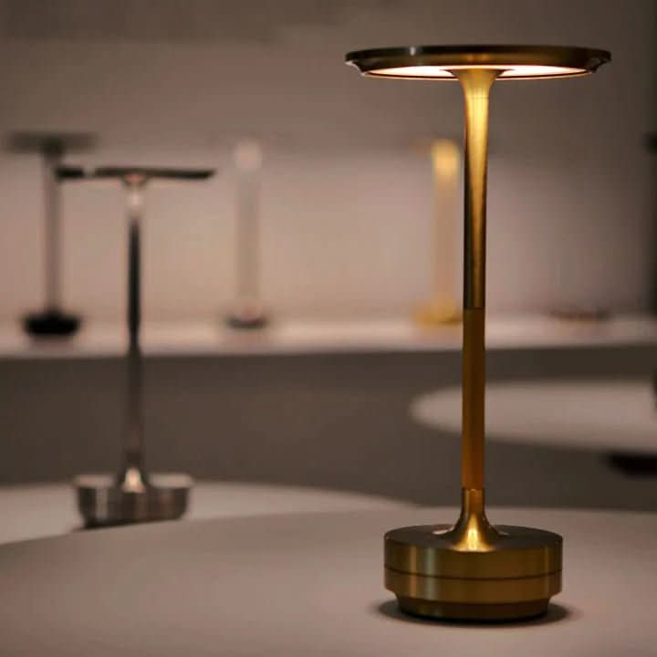 Lisslune | LED table lamp with dimmable mood light & modern design