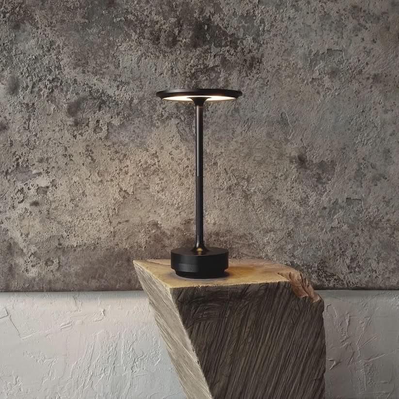 Lisslune | LED table lamp with dimmable mood light & modern design