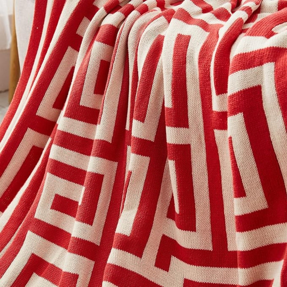 Lisslune | Labyrinthine Geometric Jacquard Throw Blanket