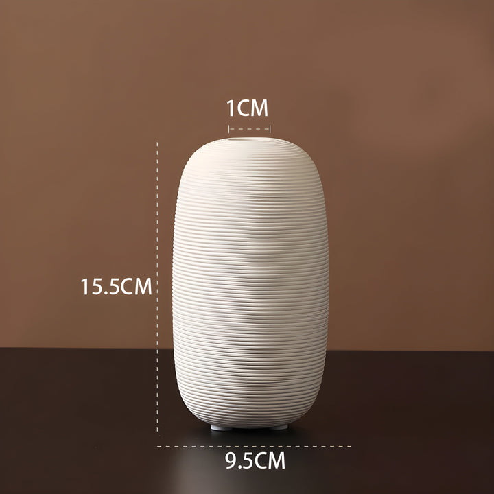 Lisslune | Minimalistic Handcrafted Ceramic Zen Vase