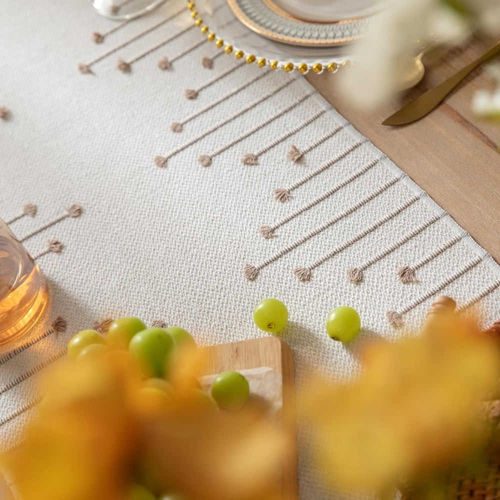 Lisslune | Liora Elegant Tassel Table Runner