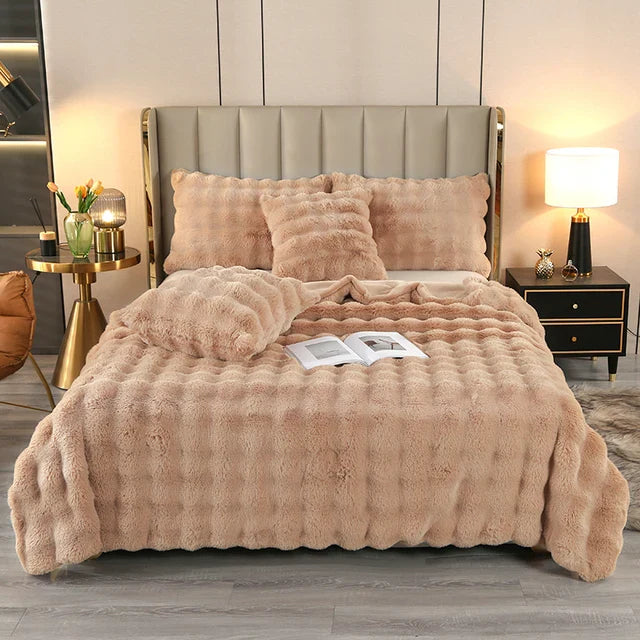 Lisslune | CozyCloud Blanket | Soft Synthetic Fur | Luxurious Comfort | Stylish Home Accessory