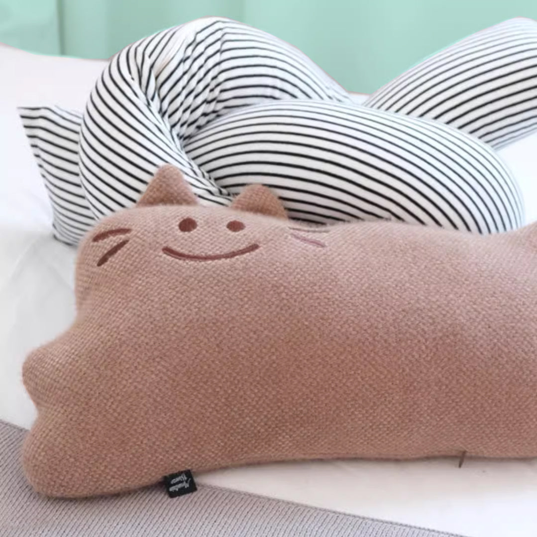 Lisslune | Cuddly Cat Pillow