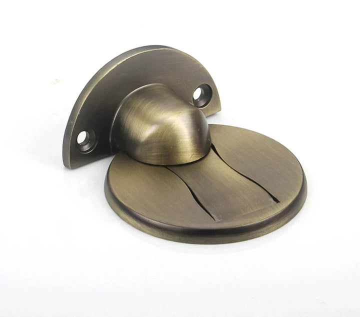 Lisslune | Hidden magnetic doorstop