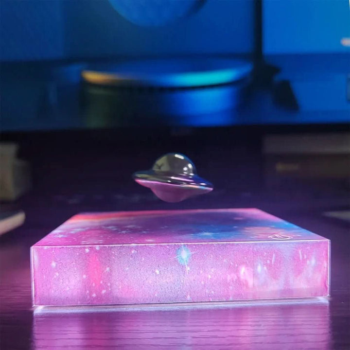 Lisslune | Magnetic LED Night Light with Floating Spaceship Design