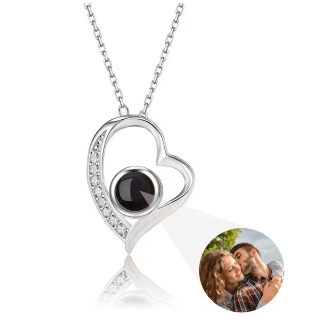 Lisslune | Photo projection chain with heart pendant and engraving