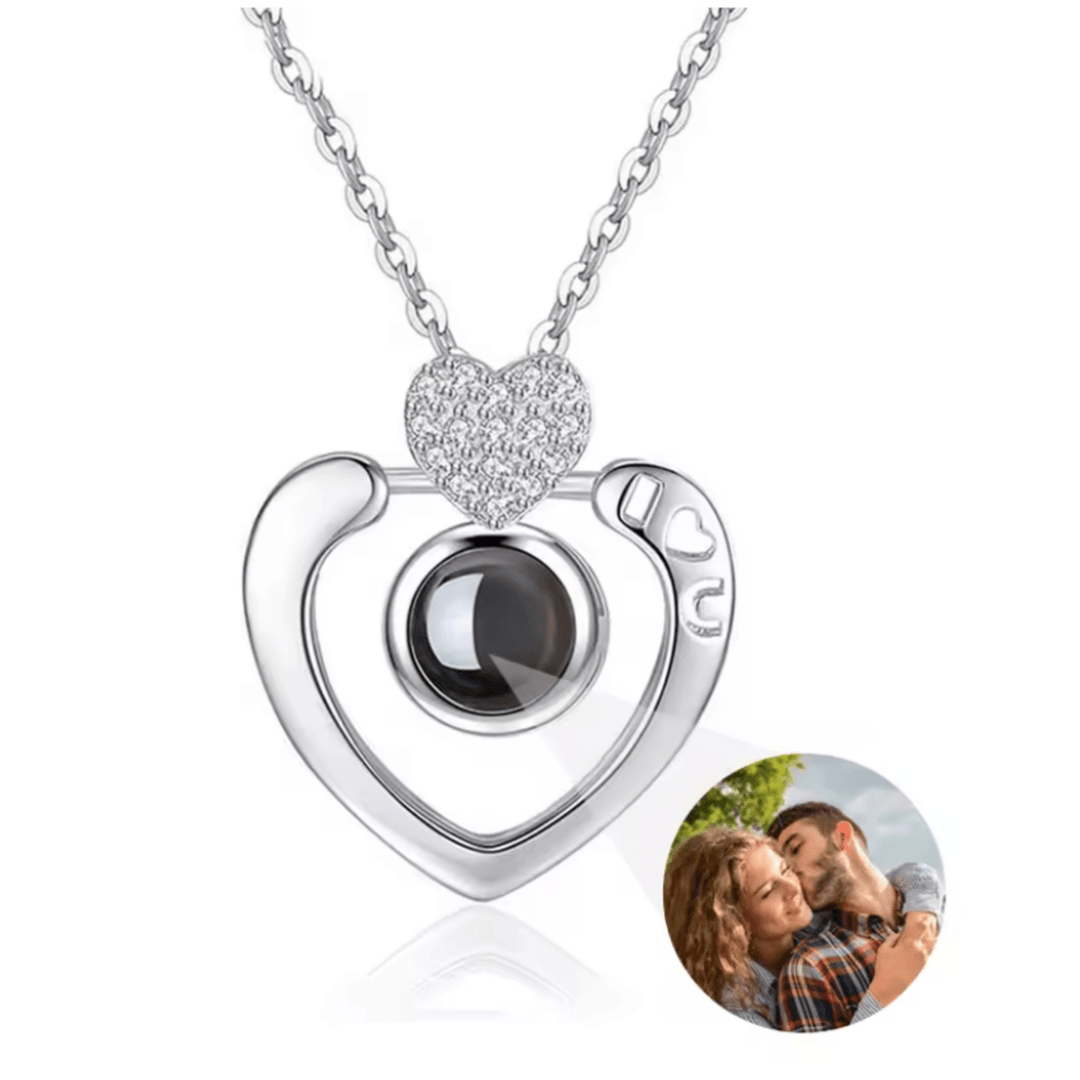 Lisslune | Photo projection chain with heart pendant and engraving