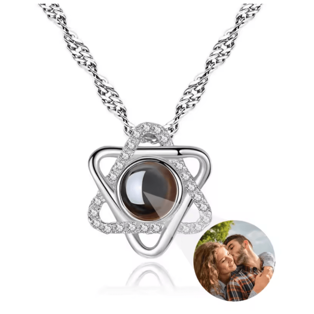 Lisslune | Photo projection chain with heart pendant and engraving