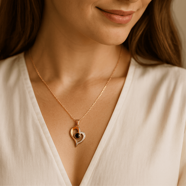 Lisslune | Photo projection chain with heart pendant and engraving