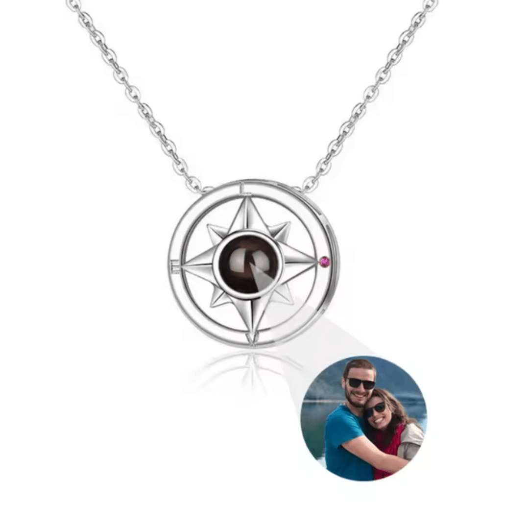 Lisslune | Photo projection chain with heart pendant and engraving