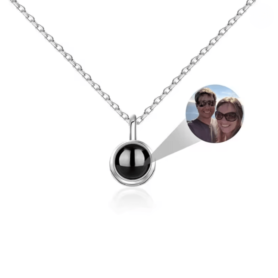 Lisslune | Photo projection chain with heart pendant and engraving