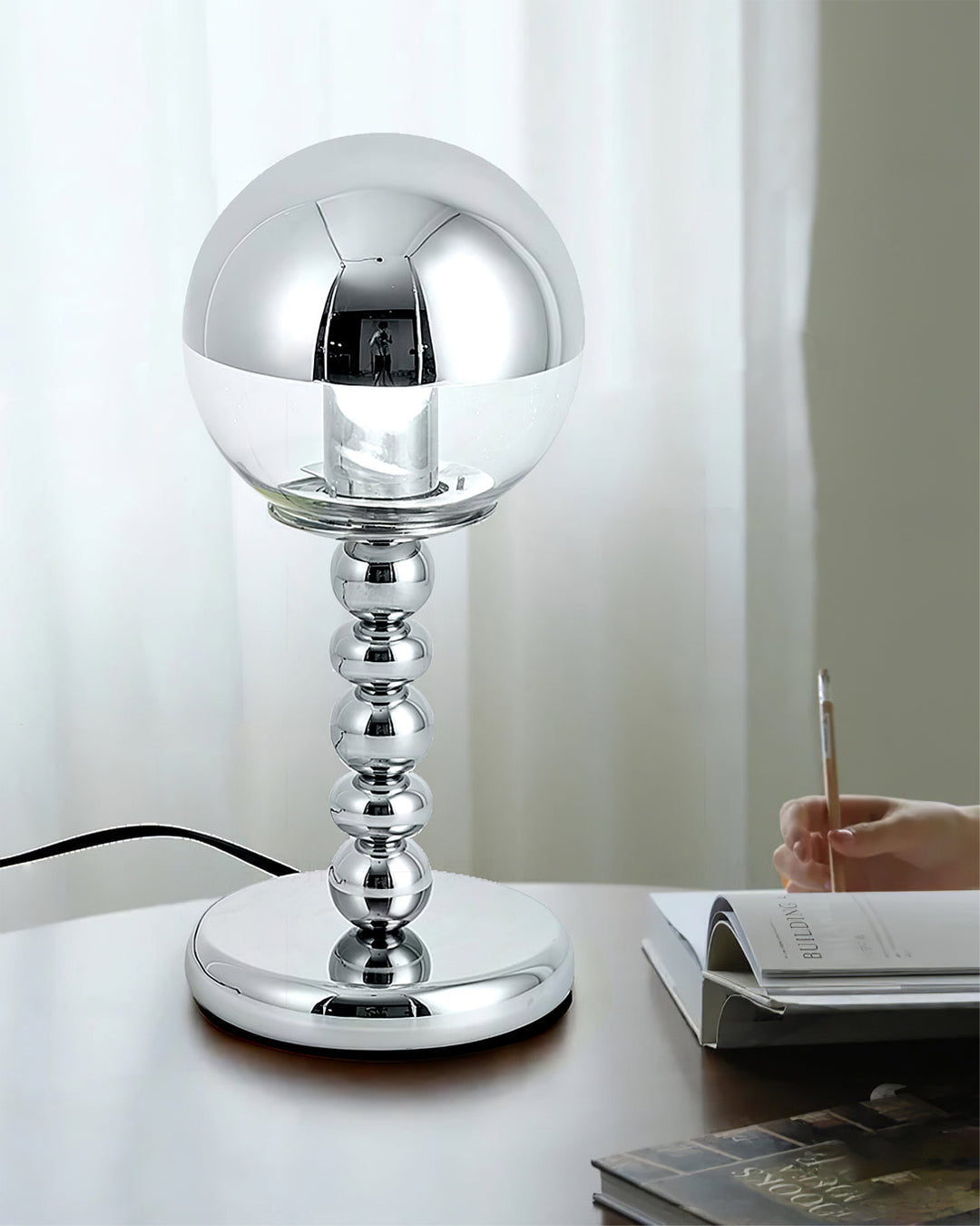 Lisslune | MirrorGlow – Minimalist Chrome Table Lamp