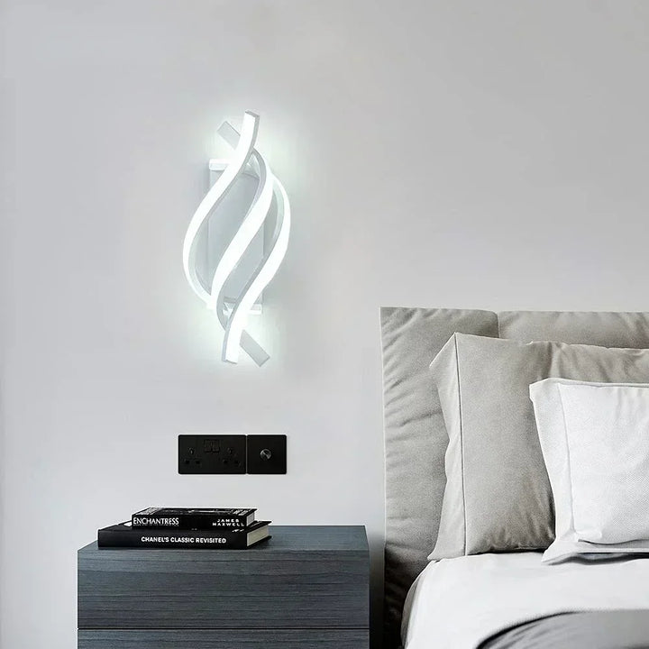 Lisslune | Spiral-shaped wall light