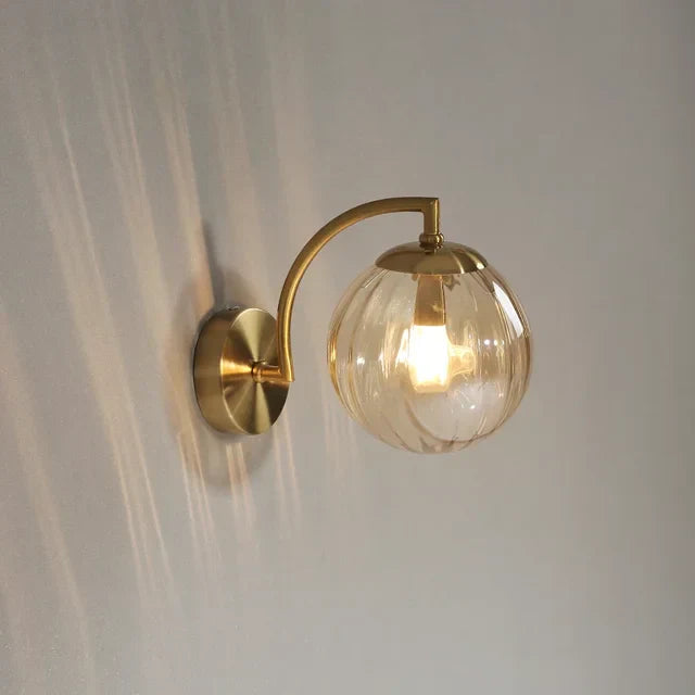 Lisslune | Elegant Wall Light With Glass Design