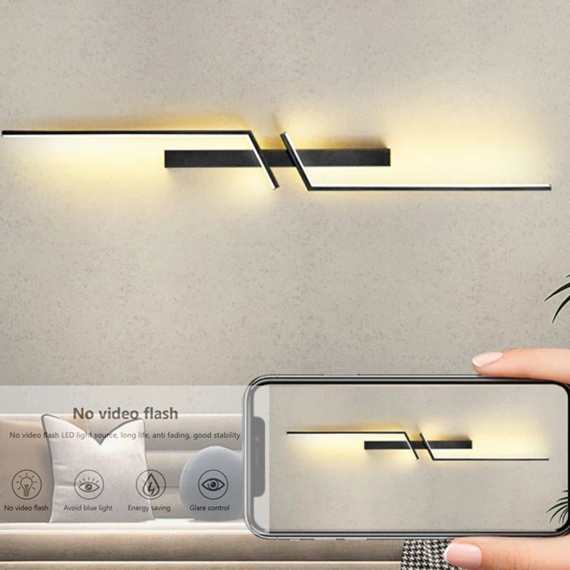 Lisslune | Creative LED wall lamp with stripe design | Modern design and dimmable light in 3 colors