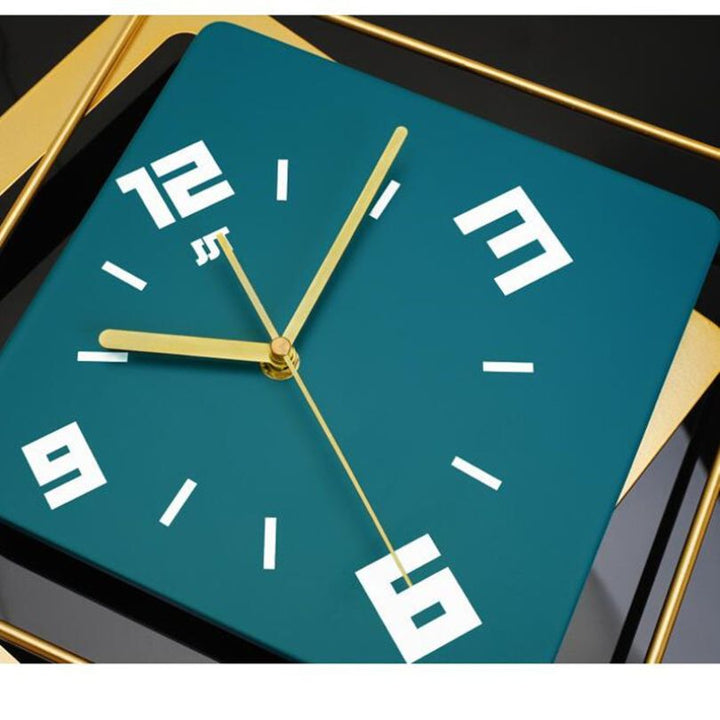 Lisslune | EternaSwing Wall Clock – Timeless Elegance & Modern Design