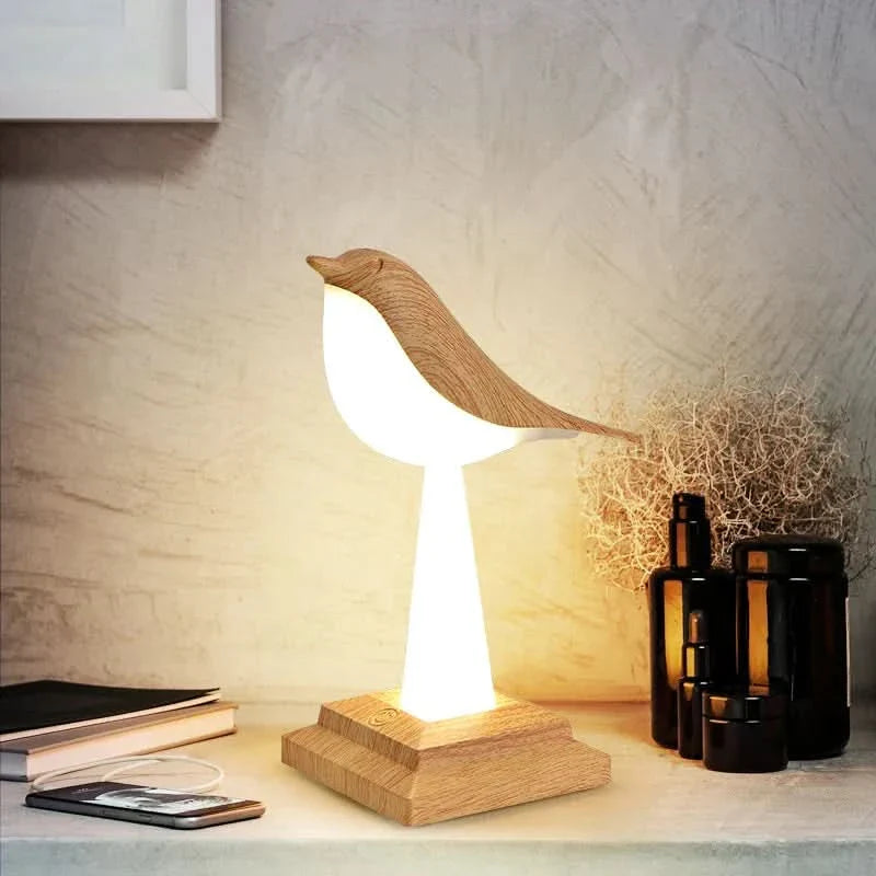 Lisslune | Eclectus Bird-Inspired LED Table Lamp
