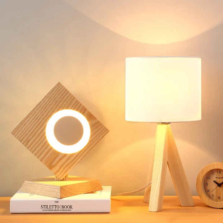 Lisslune | LumiHout – Modern table lamp made of wood with warm, natural elegance