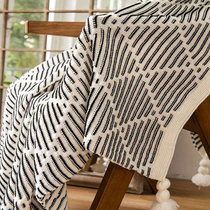 Lisslune | Monochrome Diamond Pattern Throw Blanket