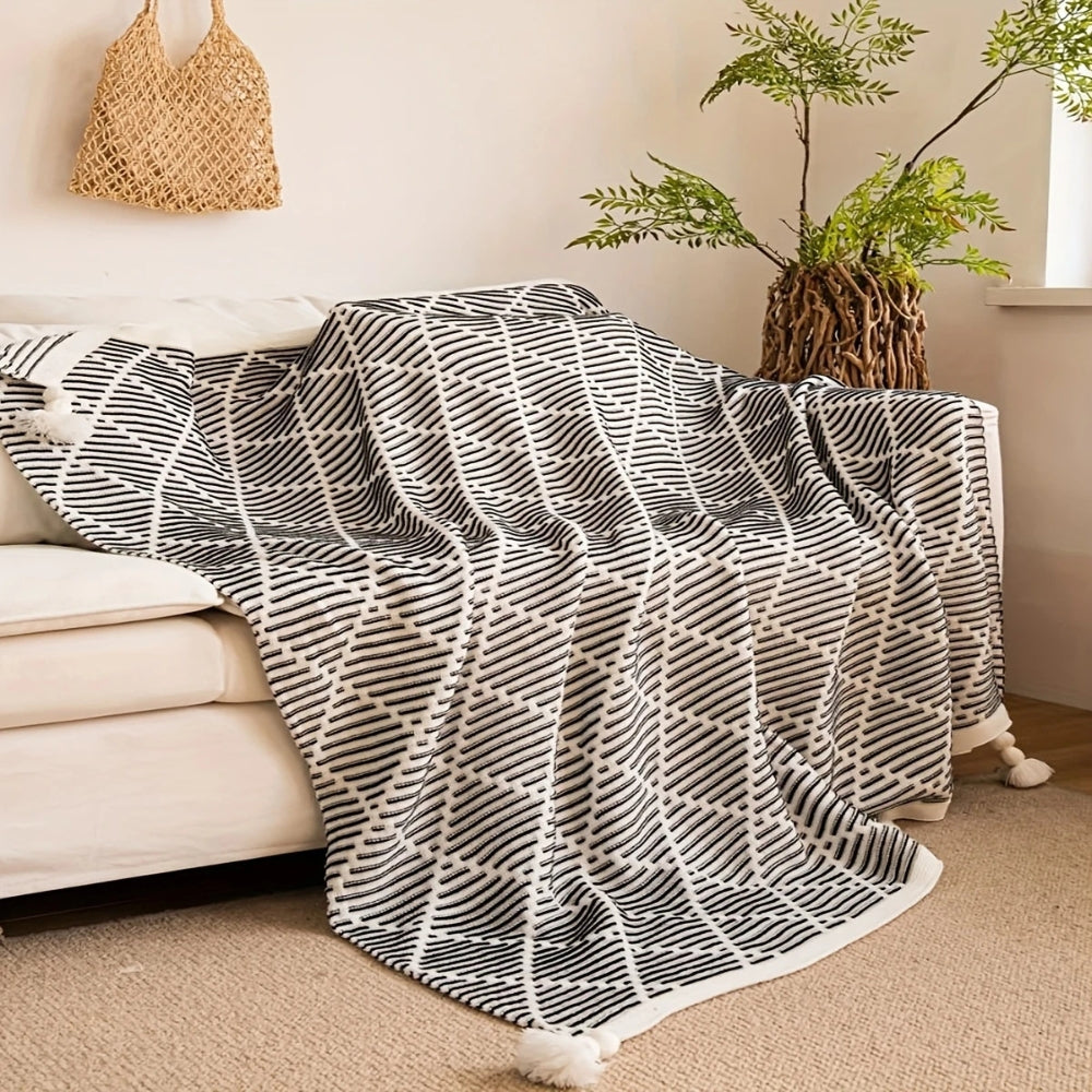 Lisslune | Monochrome Diamond Pattern Throw Blanket