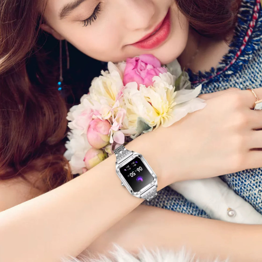 Lisslune | Smartwatch for women with golden mesh "Asterionis"