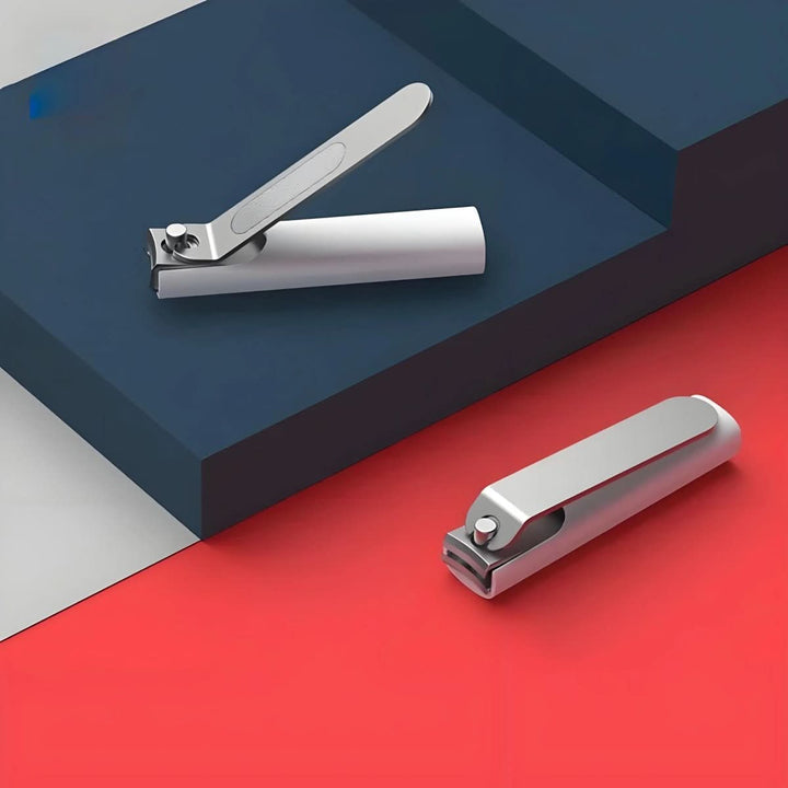 Lisslune | Nail clipper with file and splash guard