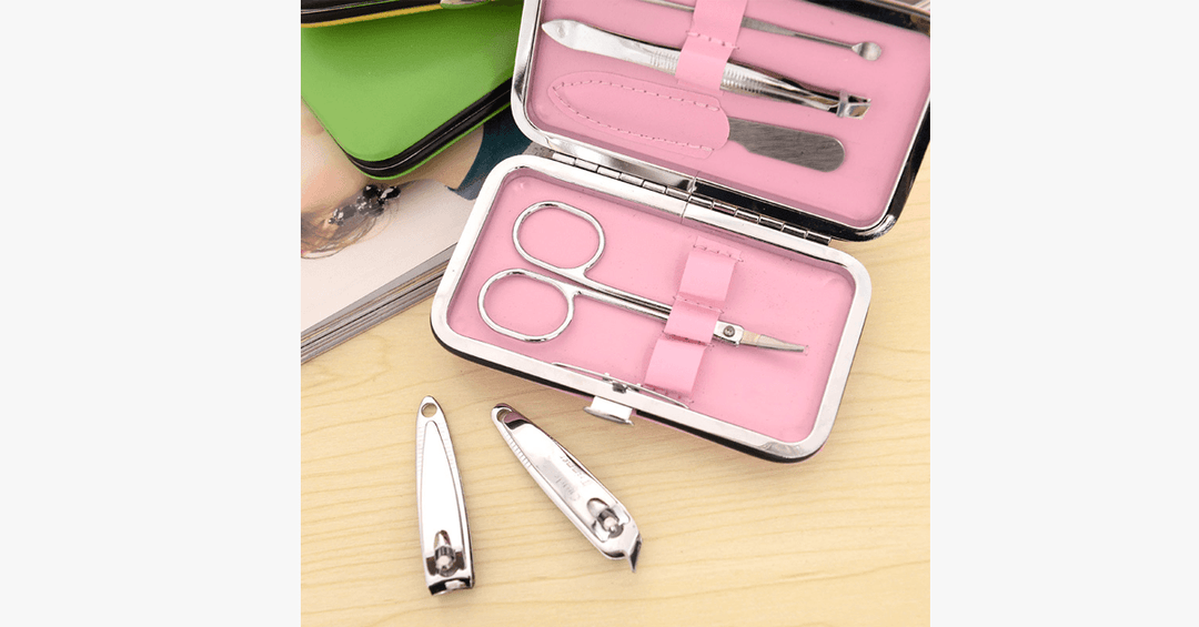 Lisslune | 7-piece nail clipper set - Comes in a pink case - Perfect for manicure!